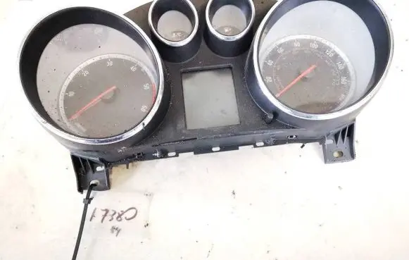 Opel Insignia A Speedometer (instrument cluster) 20970766 365903926