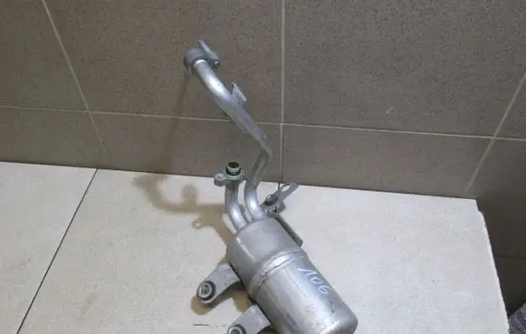 Ford Focus Air conditioning (A/C) air dryer 