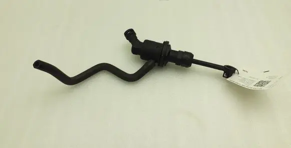Nissan Qashqai+2 Clutch slave cylinder 