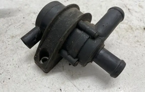 Volkswagen Golf VII Electric auxiliary coolant/water pump