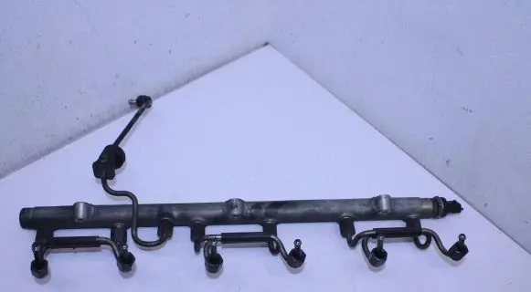 BMW 5 E39 Fuel main line pipe 0445216002 0281002788