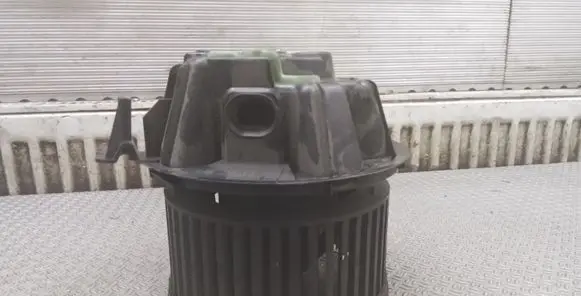Renault Sandero I Heater fan/blower GMVBOSCHX90