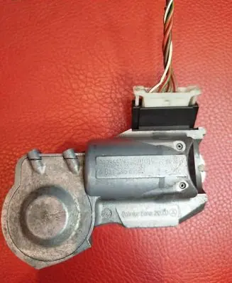 Mercedes-Benz C W203 Steering wheel lock A0375456132 27042016 2028557870420101