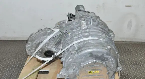 BMW i8 Engine 7636170
