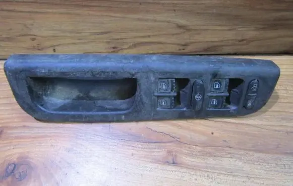 Volkswagen Golf IV Electric window control switch 1J4959857