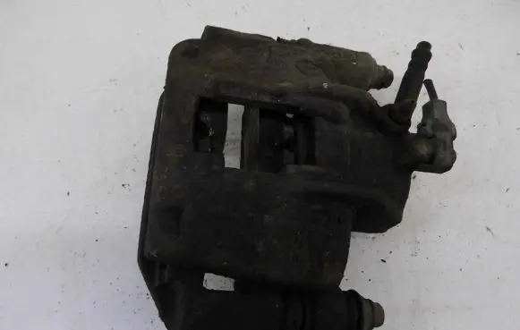 Mercedes-Benz Vito Viano W638 Front brake caliper