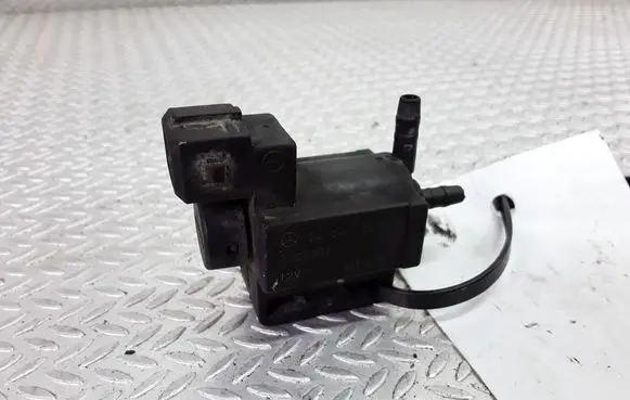 Mercedes-Benz E W210 Vacuum valve 0025401897