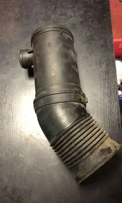 Air intake hose/pipe