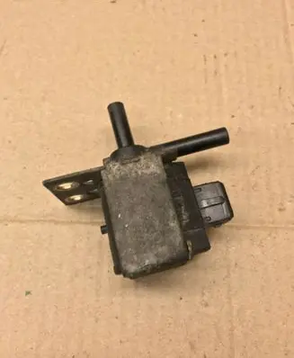 Volkswagen Jetta II Turbo solenoid valve