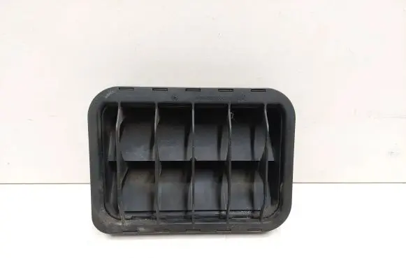 Mercedes-Benz CLC CL203 Quarter panel pressure vent 2038300142