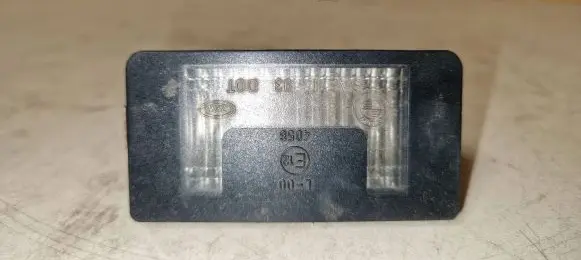 BMW 7 E38 Number plate light 8352424