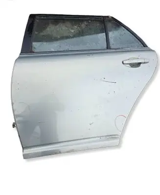 Toyota Avensis T220 Rear door 