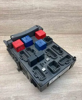 Renault Laguna II Fuse module 8200171859 8200004201E