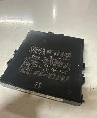 Lexus ES 300h (6th Gen) Keyless (KESSY) go control unit/module 8999033730