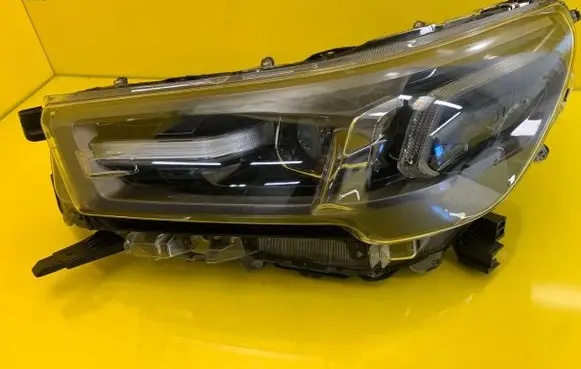 Toyota Hilux VIII Headlight/headlamp 81150-YP120