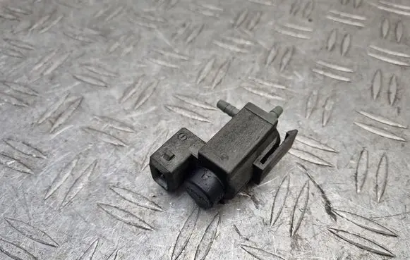 BMW 5 E60 E61 Turbo solenoid valve 7537612 70078400