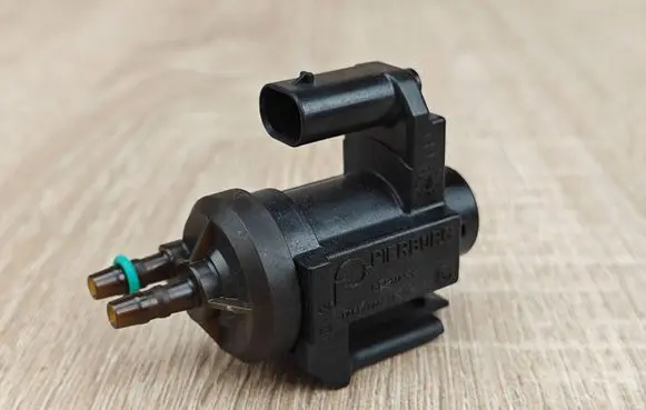 BMW 4 G22 G23 G24 G26 Vacuum valve 8570591