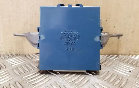 Toyota Corolla Verso AR10 Combustion control unit/module 896180F020 MB1238009021