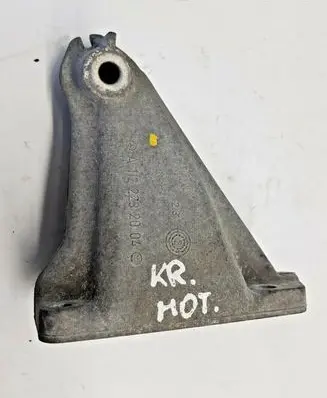 Mercedes-Benz CLK A209 C209 Engine mounting bracket A1122232004