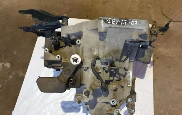 Honda FR-V Manual 5 speed gearbox SJSM2000771