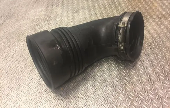 Mini One - Cooper Coupe R56 Air intake hose/pipe 7563812