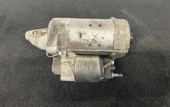 Audi A8 S8 D3 4E Starter motor 0001223018