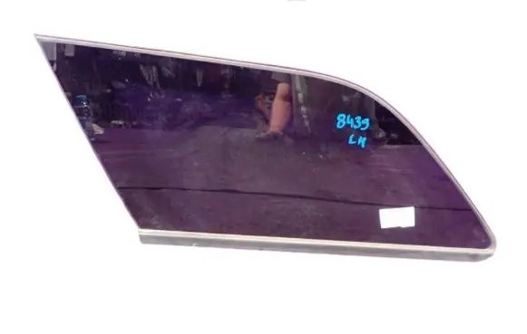 Fiat Freemont Rear side window