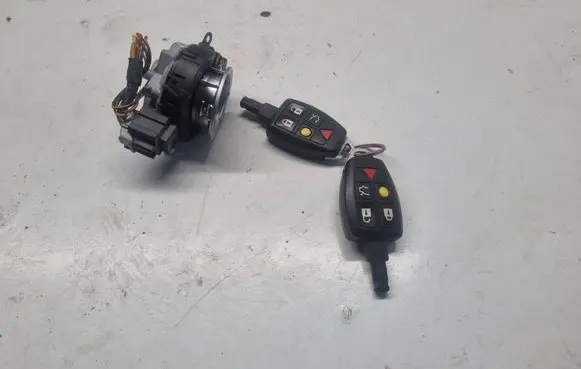 Volvo C30 Ignition lock 30737157
