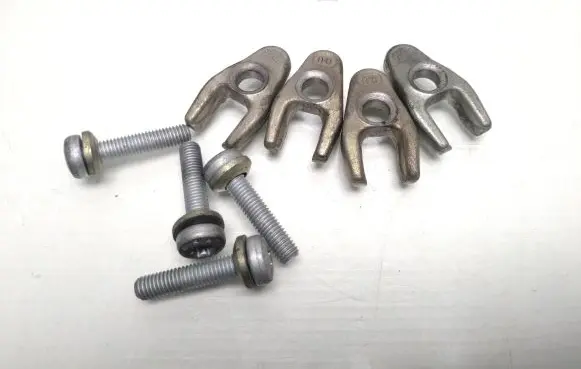 Suzuki Grand Vitara II Fuel Injector clamp holder