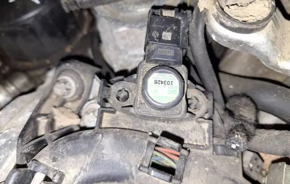 Mercedes-Benz ML W164 Air pressure sensor a0051535020