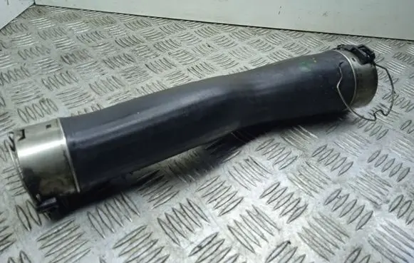BMW 5 F10 F11 Intercooler hose/pipe 521108A