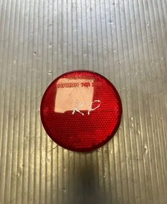 Nissan X-Trail T31 Rear tail light reflector I090037
