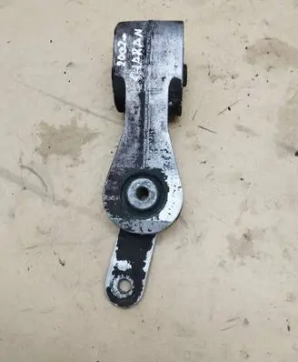Volkswagen Sharan Engine mount bracket
