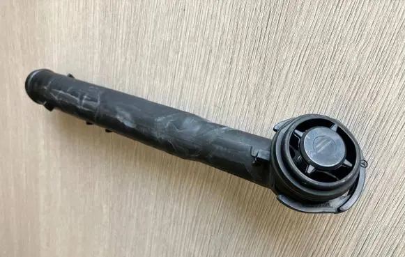 Mercedes-Benz C W205 Engine coolant pipe/hose A2742000115