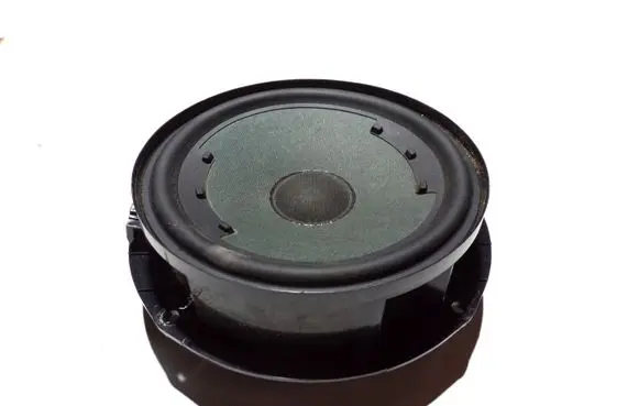 Volkswagen Jetta VI Front door speaker