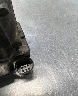 Volkswagen Golf V Throttle valve 03C133062