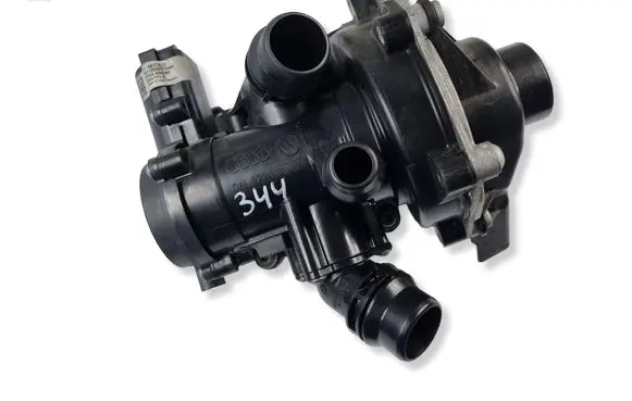 Audi A4 S4 B9 8W Water pump 06L121111M