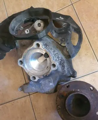 BMW 5 E39 Front wheel hub spindle knuckle 1092853l3