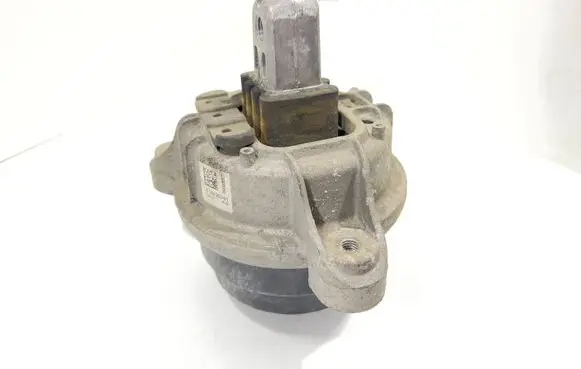 BMW 5 F10 F11 Engine mount bracket 6780263