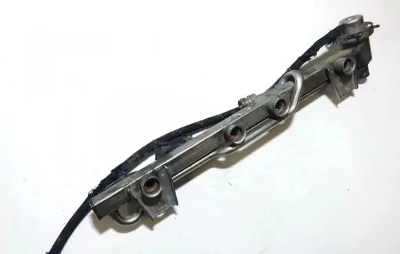 Audi A4 S4 B5 8D Fuel main line pipe 058133681 058133681a