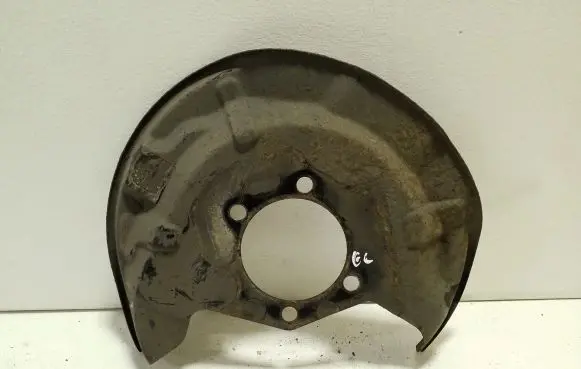 Nissan X-Trail T32 Rear brake disc plate dust cover 