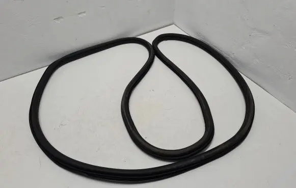 Volkswagen Golf Sportsvan Front door rubber seal 510867912B