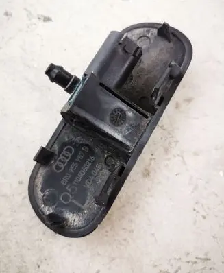 Audi Q5 SQ5 Windshield washer spray nozzle 8R0955987