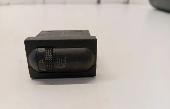 Volkswagen Transporter - Caravelle T4 Seat heating switch 3A0963563A