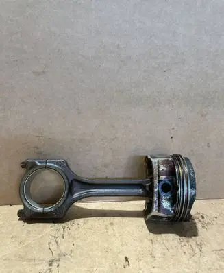 Peugeot 308 Piston with connecting rod 