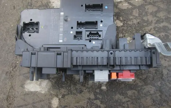 Mercedes-Benz E W212 Fuse box set A2129009722