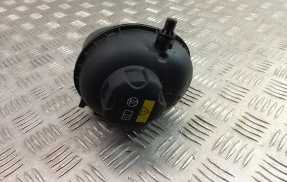 BMW X3 G01 Coolant expansion tank/reservoir 8610661