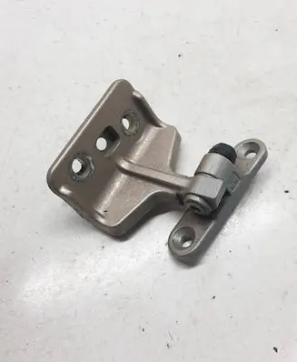 Mercedes-Benz CLS C219 Rear door lower hinge