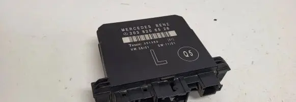 Mercedes-Benz C W203 Door control unit/module 2038206526 351369