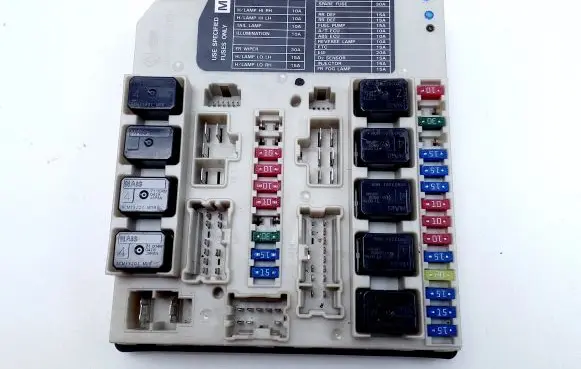Nissan X-Trail T31 Fuse module